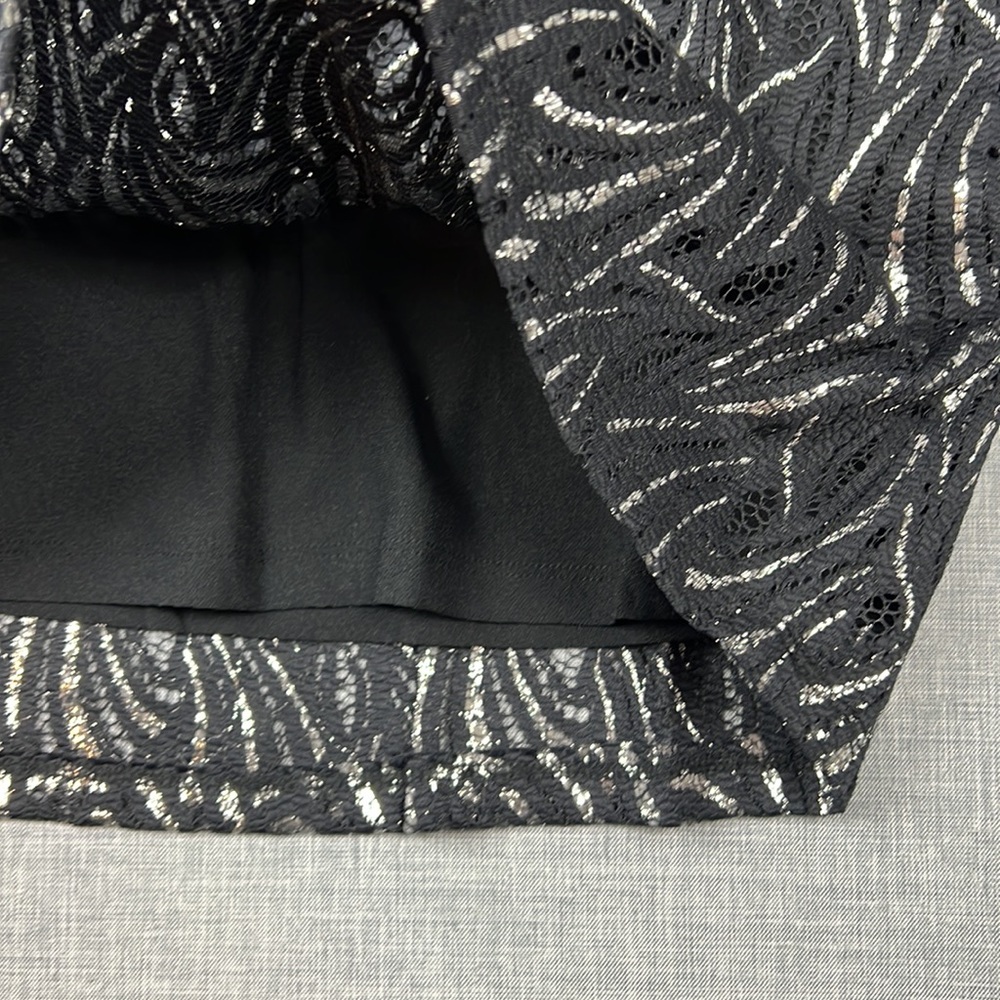 Alfani Black & Silver Foil Ruffle Sleeve Top Petite Size XS and Small - Picture 4 of 6